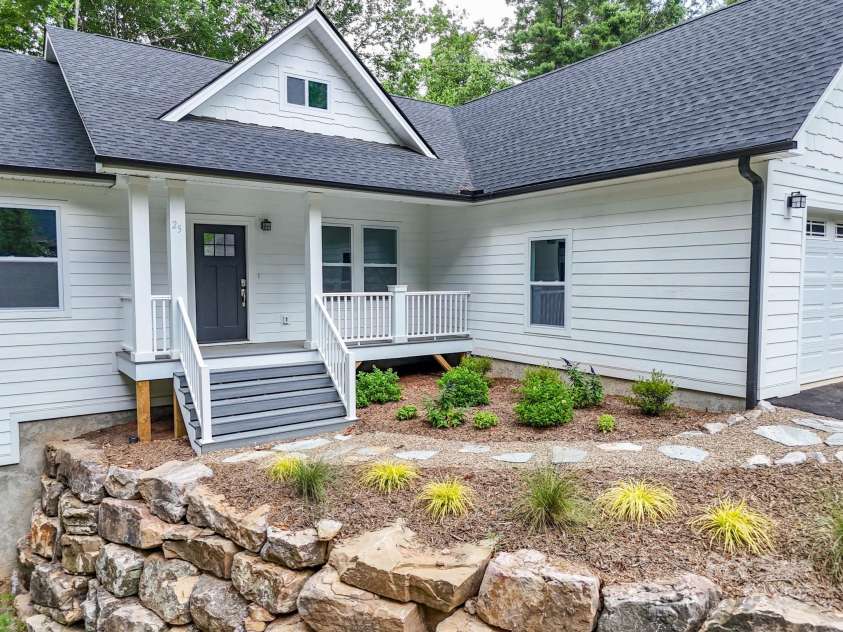 25 Amys Way, Black Mountain, NC 28711.  MLS# CAR4215909, YatesRealty ID 12344. 
