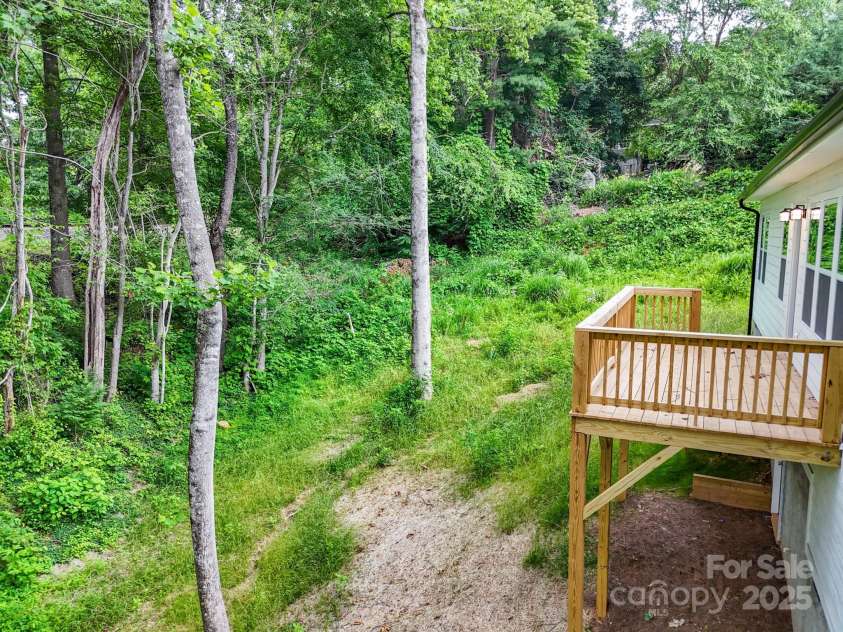 25 Amys Way, Black Mountain, NC 28711.  MLS# CAR4215909, YatesRealty ID 12344. 