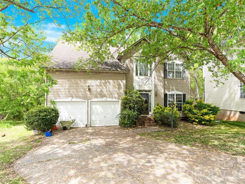 2536 Thornfield Road, Charlotte, NC 28273.  MLS# CAR4367860, YatesRealty ID 12344. 