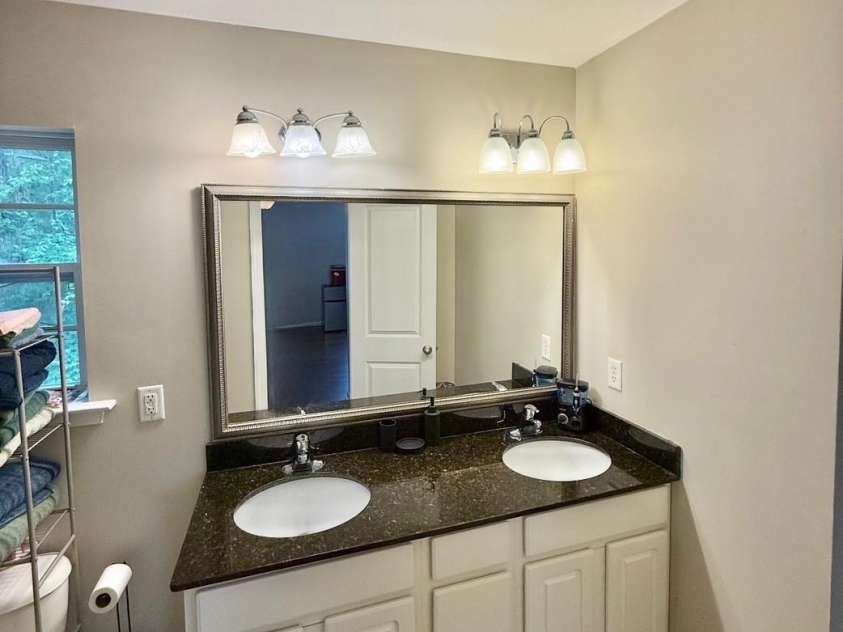 201 Blythe Creek Drive, Blythewood, SC 29016.  MLS# CAR4255857, YatesRealty ID 12346. Primary bath