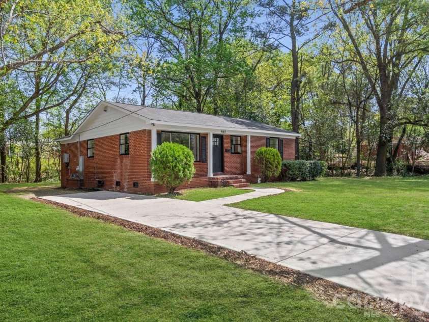 4817 Ridgeley Drive, Charlotte, NC 28208.  MLS# CAR4364821, YatesRealty ID 12346. 