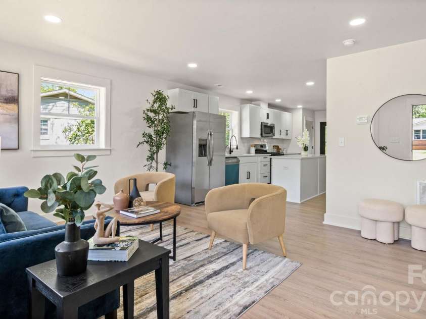 4817 Ridgeley Drive, Charlotte, NC 28208.  MLS# CAR4364821, YatesRealty ID 12346. 