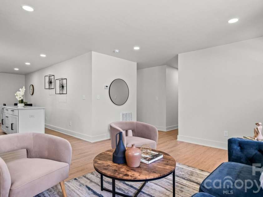 4817 Ridgeley Drive, Charlotte, NC 28208.  MLS# CAR4364821, YatesRealty ID 12346. 