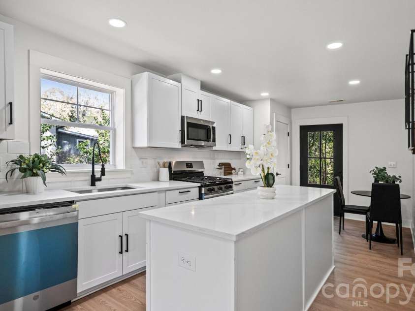 4817 Ridgeley Drive, Charlotte, NC 28208.  MLS# CAR4364821, YatesRealty ID 12346. 