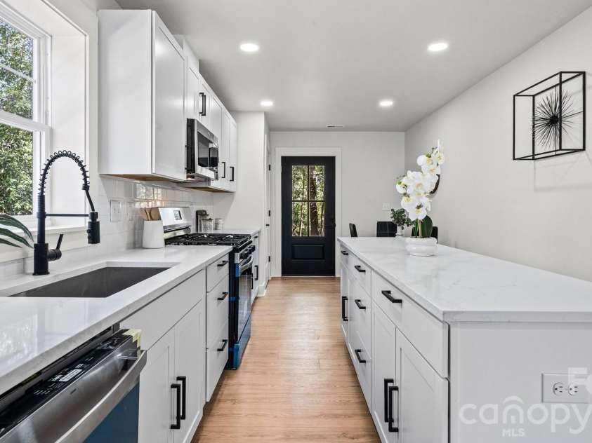 4817 Ridgeley Drive, Charlotte, NC 28208.  MLS# CAR4364821, YatesRealty ID 12346. 