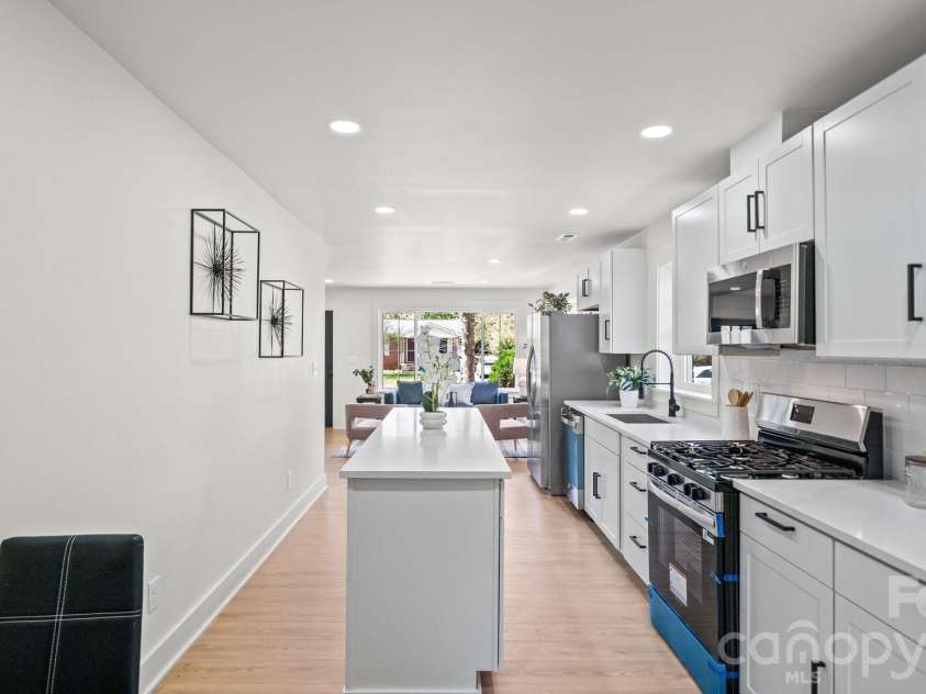 4817 Ridgeley Drive, Charlotte, NC 28208.  MLS# CAR4364821, YatesRealty ID 12346. 