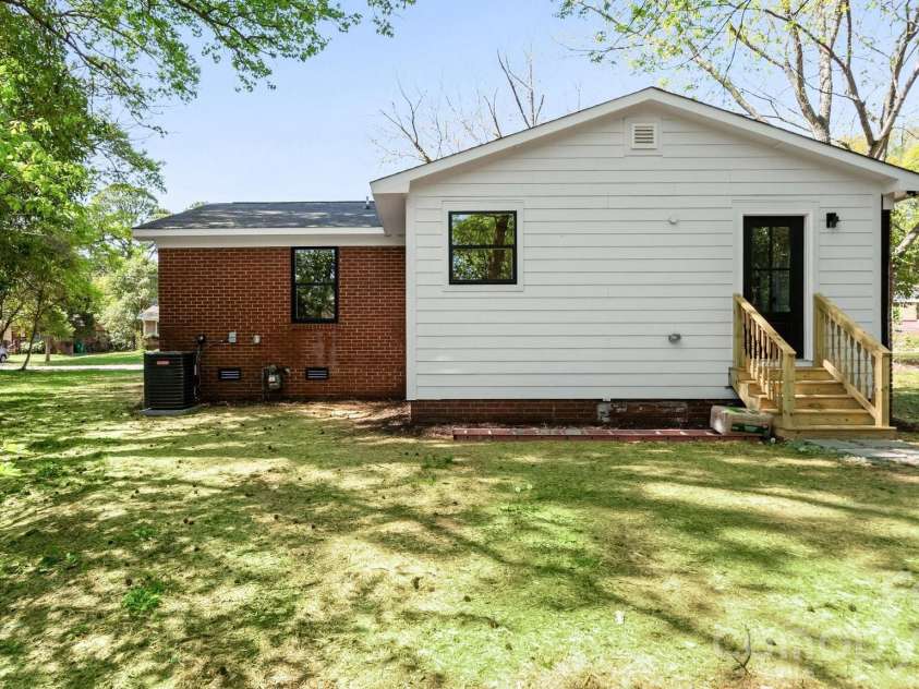 4817 Ridgeley Drive, Charlotte, NC 28208.  MLS# CAR4364821, YatesRealty ID 12346. 