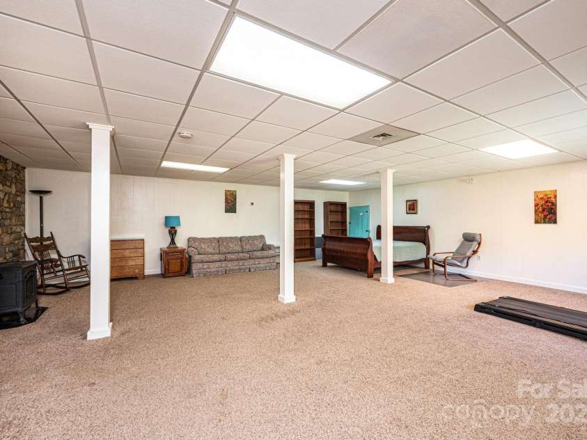 3520 4th Street Boulevard, Hickory, NC 28601.  MLS# CAR4255577, YatesRealty ID 12347. 