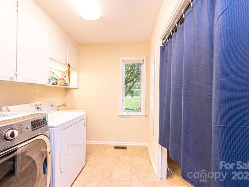 3520 4th Street Boulevard, Hickory, NC 28601.  MLS# CAR4255577, YatesRealty ID 12347. Main Level Laundry