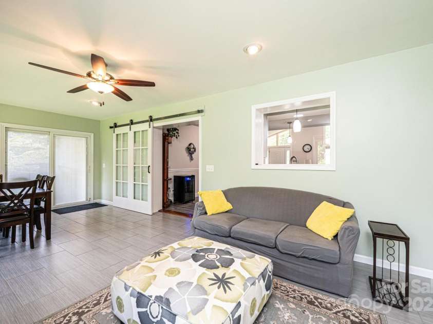 3520 4th Street Boulevard, Hickory, NC 28601.  MLS# CAR4255577, YatesRealty ID 12347. Sunroom