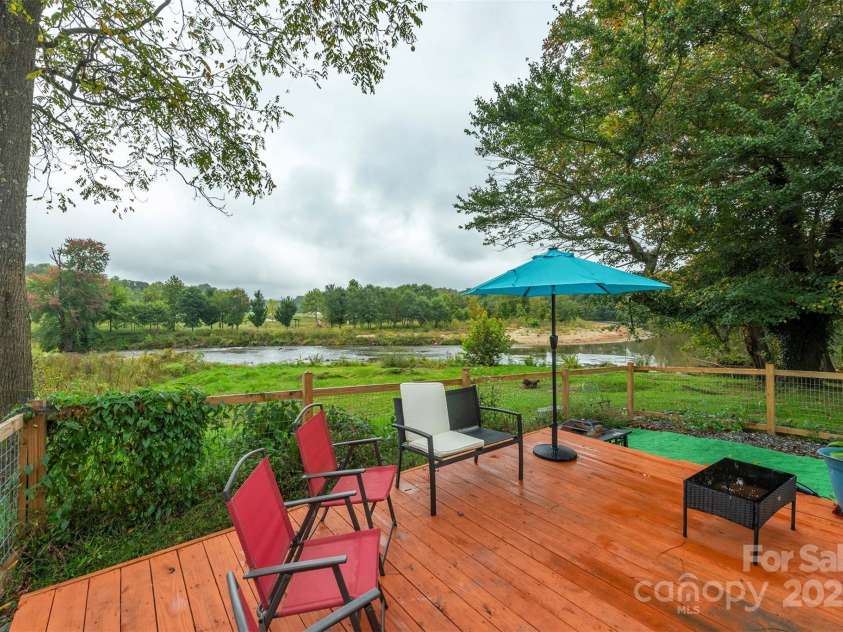 3755 Broad Street, Clyde, NC 28721.  MLS# CAR4308852, YatesRealty ID 12348. 
