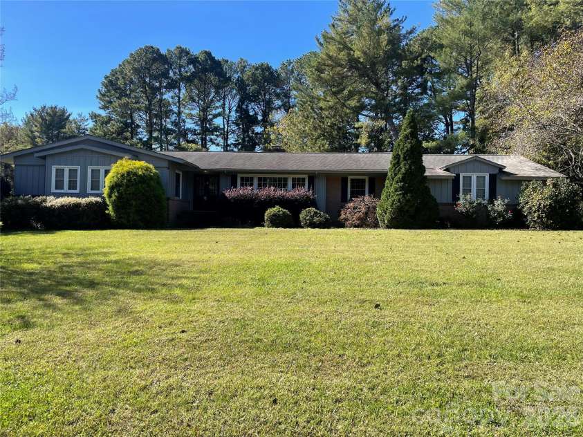 135 Devon Drive, Salisbury, NC 28147.  MLS# CAR4290065, YatesRealty ID 12349. 