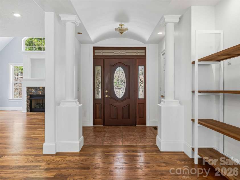 196 Blackbird Lane, Tryon, NC 28782.  MLS# CAR4366022, YatesRealty ID 12349. Spacious Entry