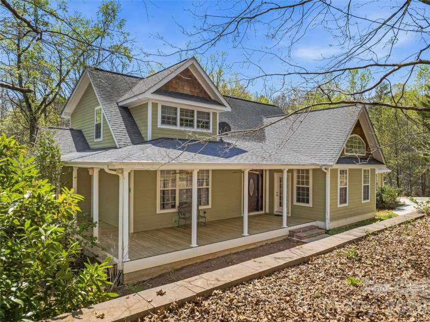 196 Blackbird Lane, Tryon, NC 28782.  MLS# CAR4366022, YatesRealty ID 12349. Welcome to 196 Blackbird!