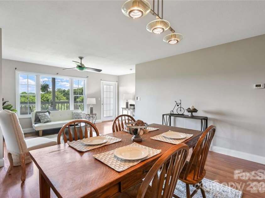29 Rotunda Circle, Asheville, NC 28806.  MLS# CAR4313720, YatesRealty ID 12350. Dining Room
