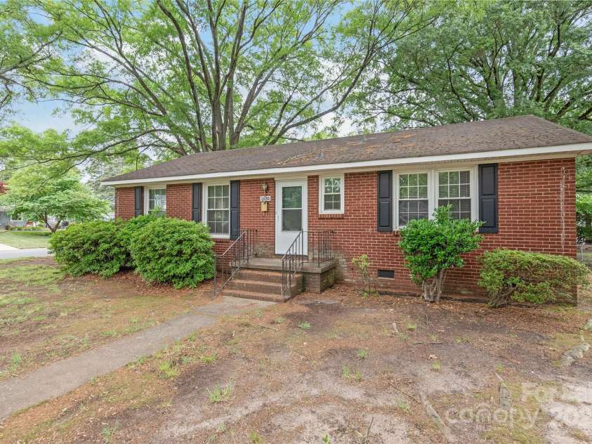 1320 Hartford Avenue, Charlotte, NC 28209.  MLS# CAR4258036, YatesRealty ID 12351. 