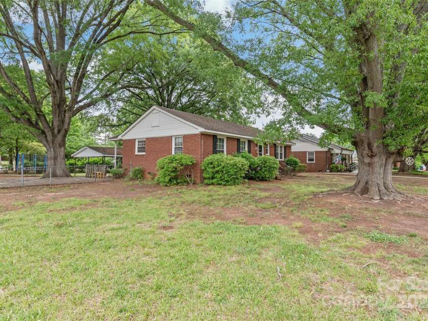 1320 Hartford Avenue, Charlotte, NC 28209.  MLS# CAR4258036, YatesRealty ID 12351. 