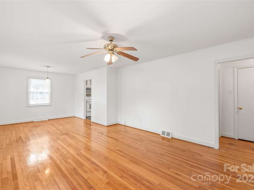 1320 Hartford Avenue, Charlotte, NC 28209.  MLS# CAR4258036, YatesRealty ID 12351. 