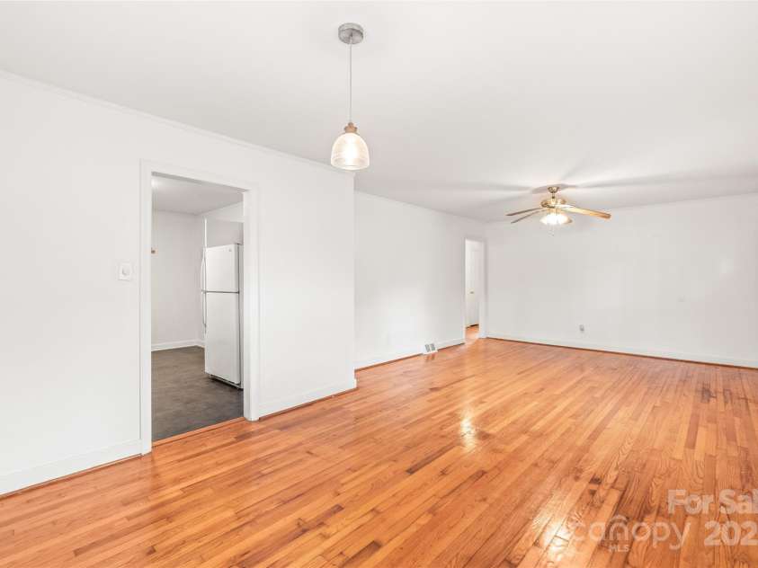 1320 Hartford Avenue, Charlotte, NC 28209.  MLS# CAR4258036, YatesRealty ID 12351. 