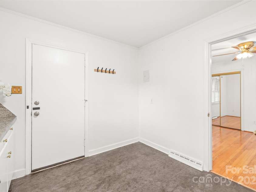 1320 Hartford Avenue, Charlotte, NC 28209.  MLS# CAR4258036, YatesRealty ID 12351. 