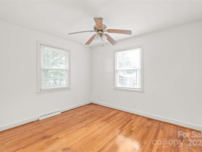 1320 Hartford Avenue, Charlotte, NC 28209.  MLS# CAR4258036, YatesRealty ID 12351. 