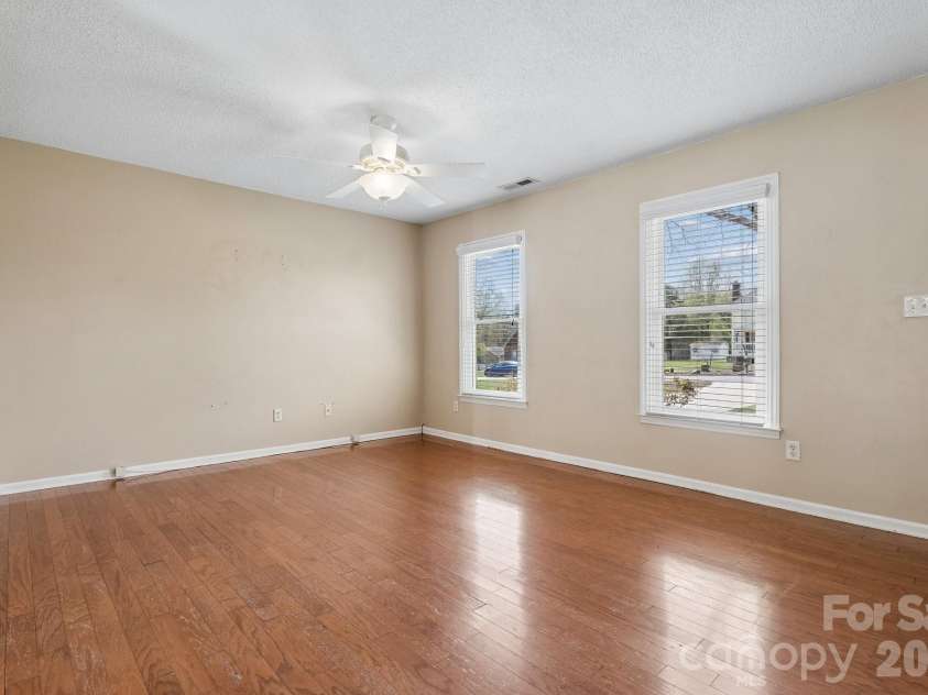 125 Equestrian Drive, Mooresville, NC 28115.  MLS# CAR4358996, YatesRealty ID 12353. 