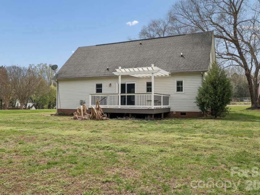 125 Equestrian Drive, Mooresville, NC 28115.  MLS# CAR4358996, YatesRealty ID 12353. 