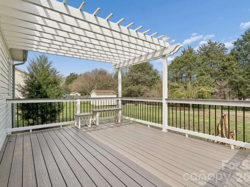 125 Equestrian Drive, Mooresville, NC 28115.  MLS# CAR4358996, YatesRealty ID 12353. 