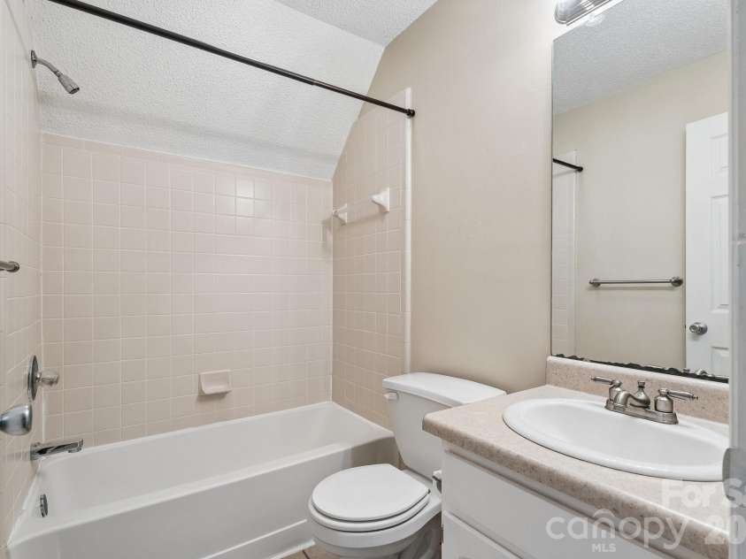 125 Equestrian Drive, Mooresville, NC 28115.  MLS# CAR4358996, YatesRealty ID 12353. Bath 2