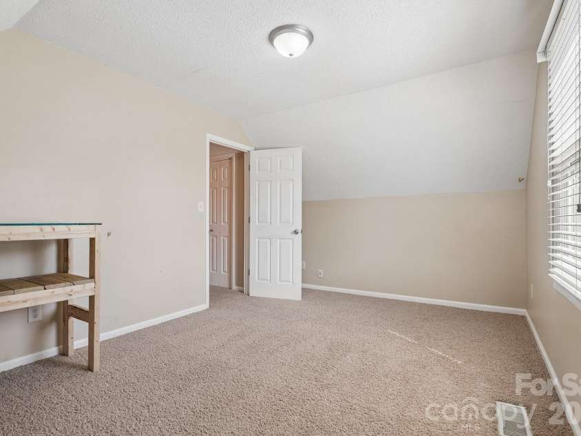 125 Equestrian Drive, Mooresville, NC 28115.  MLS# CAR4358996, YatesRealty ID 12353. Bonus room flex space