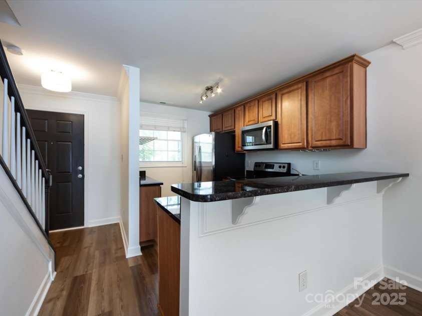 1348 Green Oaks Lane, Charlotte, NC 28205.  MLS# CAR4257035, YatesRealty ID 12353. Kitchen