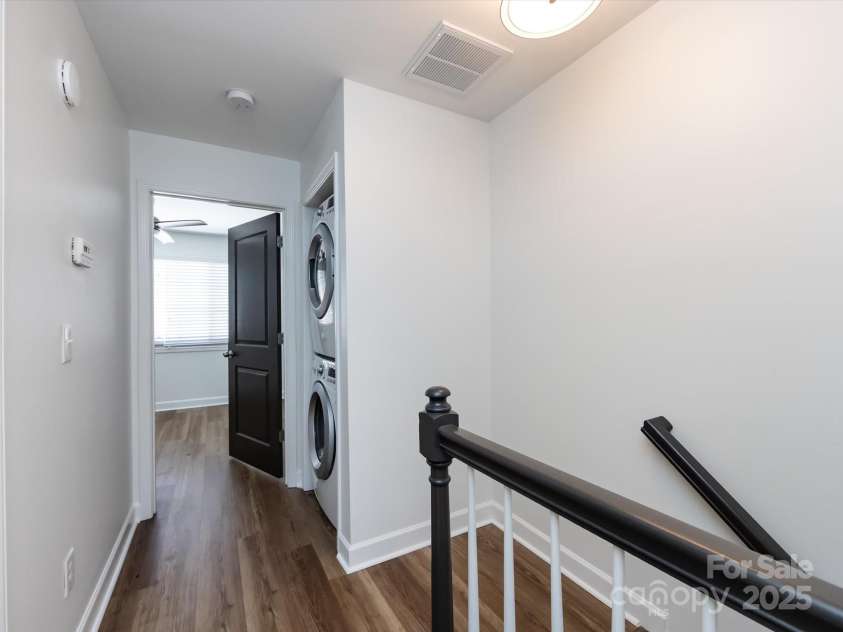 1348 Green Oaks Lane, Charlotte, NC 28205.  MLS# CAR4257035, YatesRealty ID 12353. Upstairs Landing