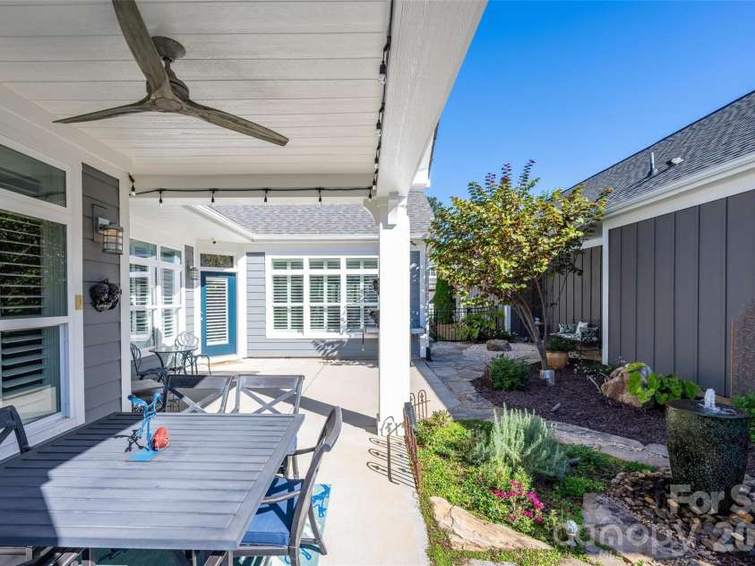 16215 Lakeside Loop Lane, Cornelius, NC 28031.  MLS# CAR4314451, YatesRealty ID 12354. 