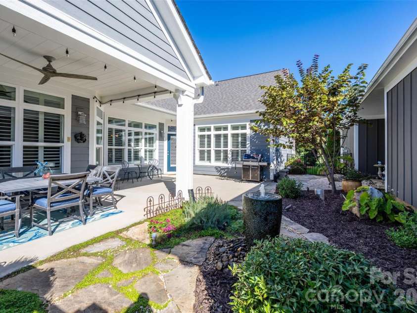16215 Lakeside Loop Lane, Cornelius, NC 28031.  MLS# CAR4314451, YatesRealty ID 12354. 