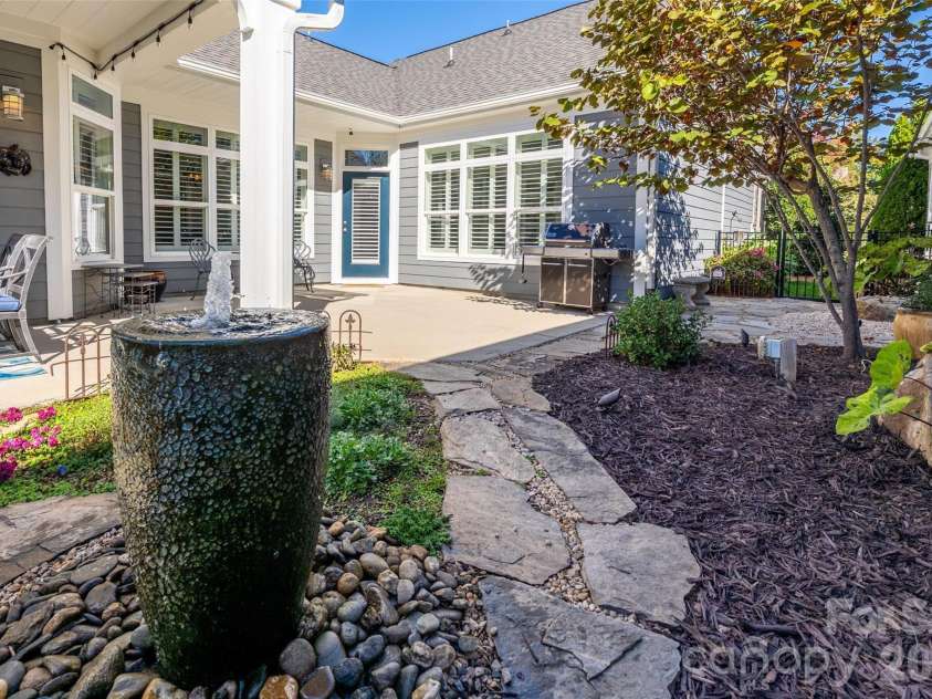 16215 Lakeside Loop Lane, Cornelius, NC 28031.  MLS# CAR4314451, YatesRealty ID 12354. 