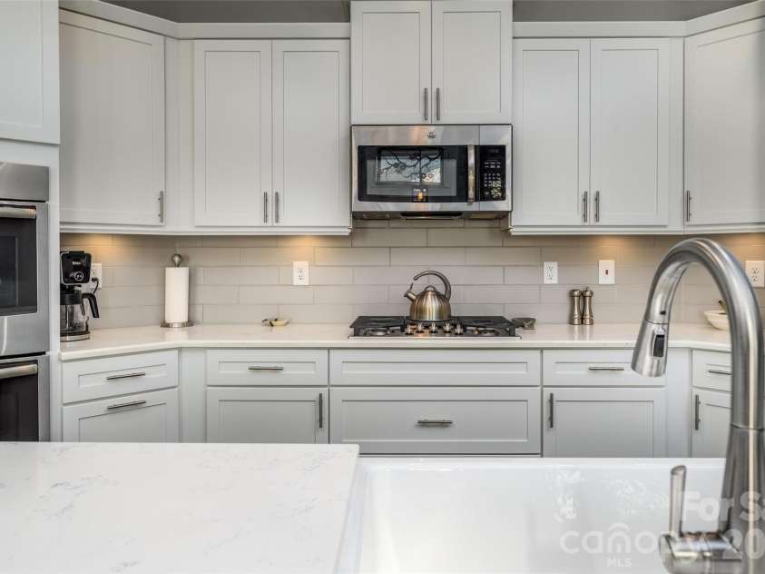 16215 Lakeside Loop Lane, Cornelius, NC 28031.  MLS# CAR4314451, YatesRealty ID 12354. 