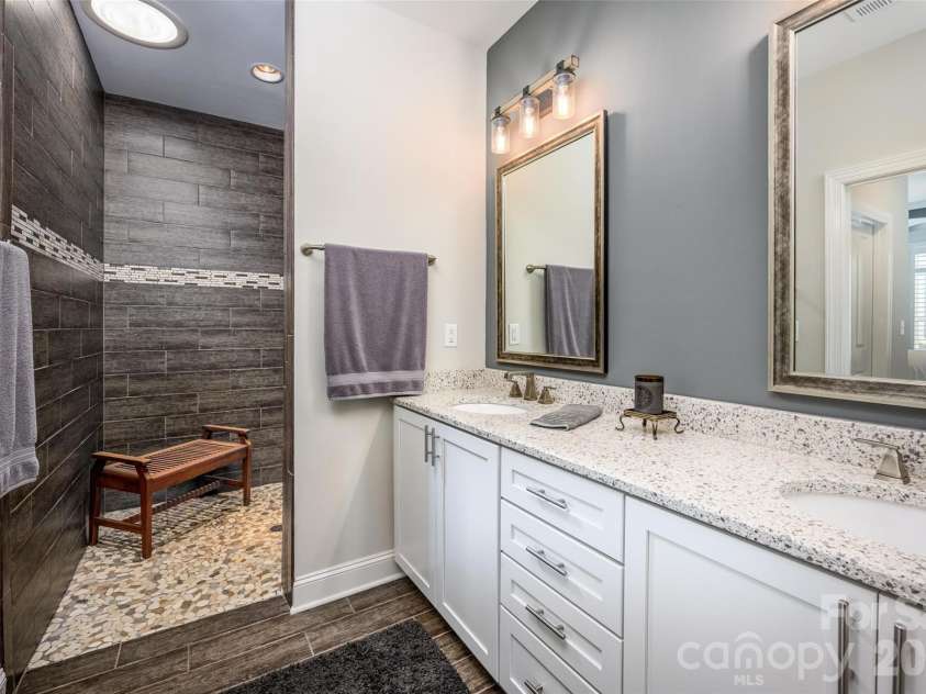 16215 Lakeside Loop Lane, Cornelius, NC 28031.  MLS# CAR4314451, YatesRealty ID 12354. 