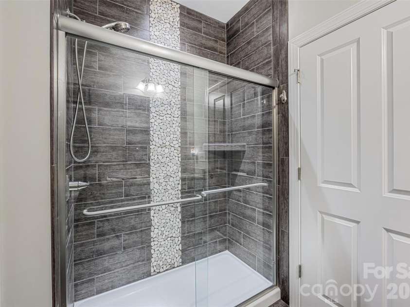 16215 Lakeside Loop Lane, Cornelius, NC 28031.  MLS# CAR4314451, YatesRealty ID 12354. 