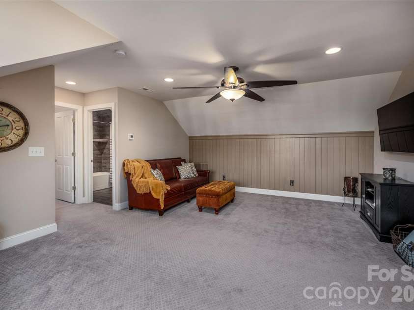 16215 Lakeside Loop Lane, Cornelius, NC 28031.  MLS# CAR4314451, YatesRealty ID 12354. 
