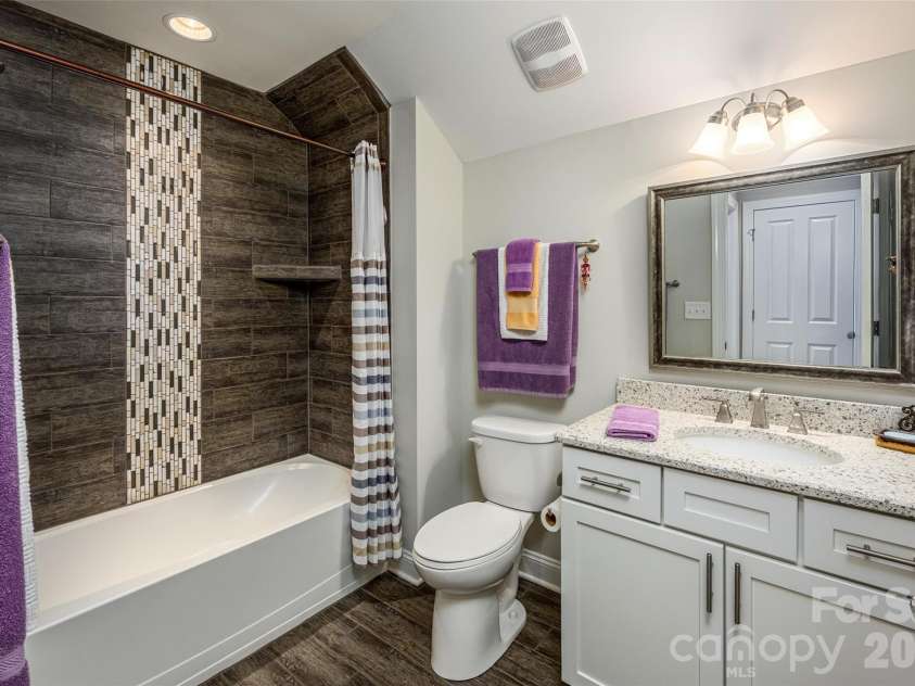 16215 Lakeside Loop Lane, Cornelius, NC 28031.  MLS# CAR4314451, YatesRealty ID 12354. 