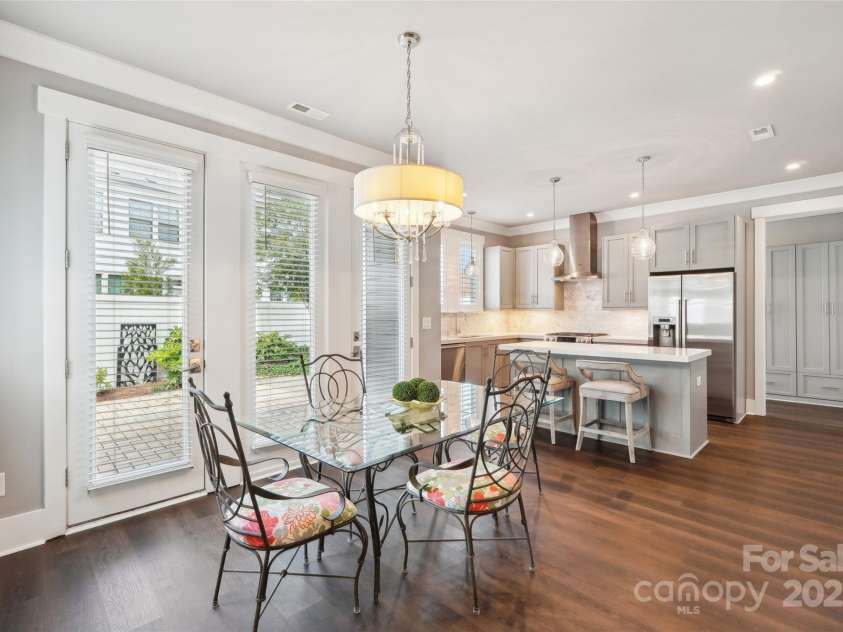 7908 Rea View Court, Charlotte, NC 28226.  MLS# CAR4257499, YatesRealty ID 12354. Breakfast Area/Kitchen