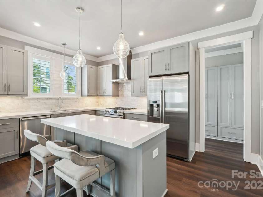 7908 Rea View Court, Charlotte, NC 28226.  MLS# CAR4257499, YatesRealty ID 12354. Kitchen