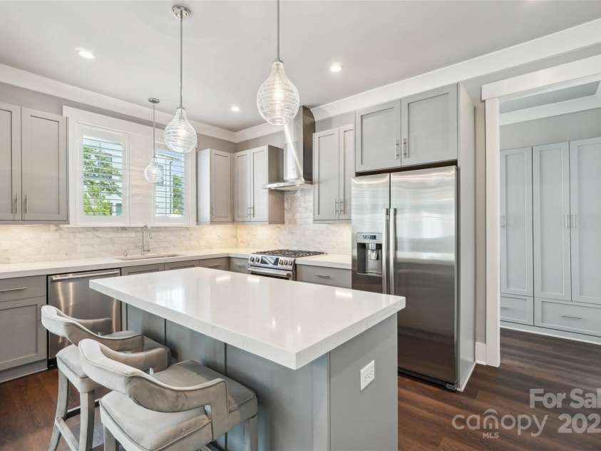 7908 Rea View Court, Charlotte, NC 28226.  MLS# CAR4257499, YatesRealty ID 12354. Kitchen