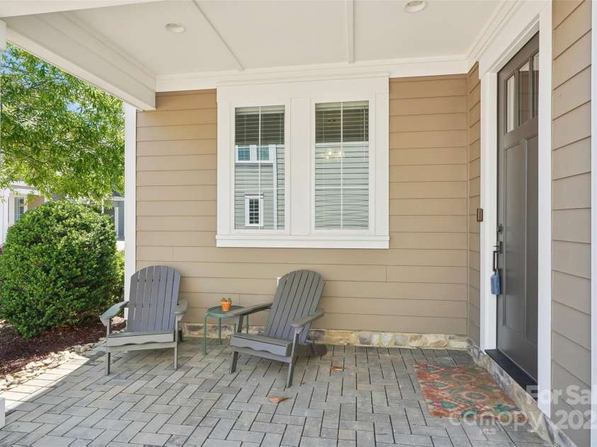 7908 Rea View Court, Charlotte, NC 28226.  MLS# CAR4257499, YatesRealty ID 12354. Porch at front entry