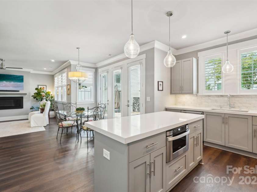 7908 Rea View Court, Charlotte, NC 28226.  MLS# CAR4257499, YatesRealty ID 12354. View from Kitchen to Great Room
