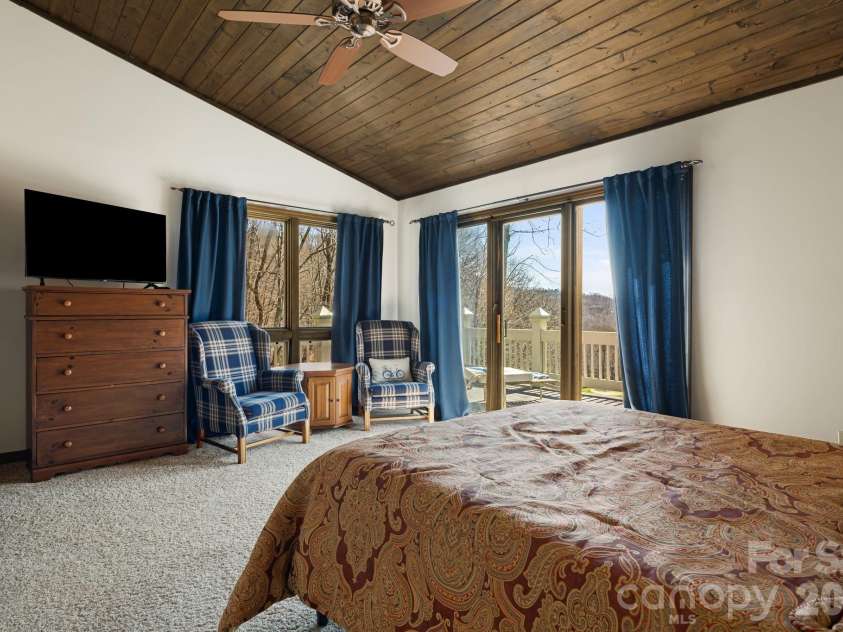 326 El Miner Drive, Mars Hill, NC 28754.  MLS# CAR4359354, YatesRealty ID 12357. Bed/Bonus 4