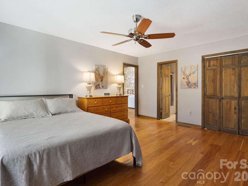 326 El Miner Drive, Mars Hill, NC 28754.  MLS# CAR4359354, YatesRealty ID 12357. Bed/Bonus Main level