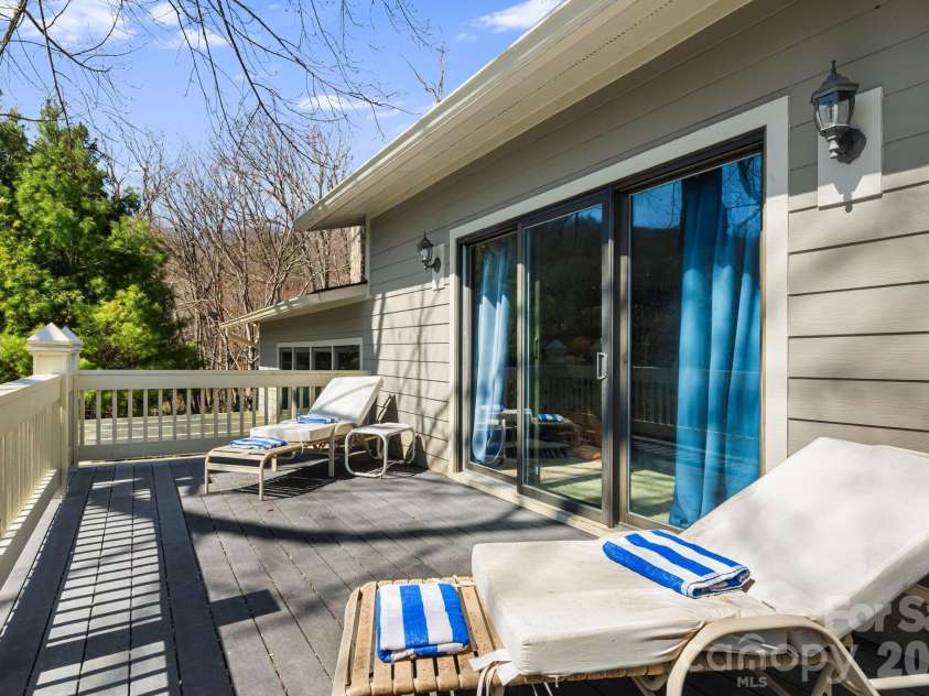 326 El Miner Drive, Mars Hill, NC 28754.  MLS# CAR4359354, YatesRealty ID 12357. Sun bathing from the upper deck