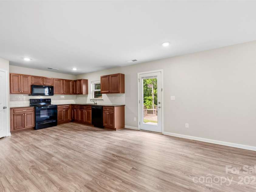 614 Oldham Lane, Rock Hill, SC 29732.  MLS# CAR4251728, YatesRealty ID 12359. 