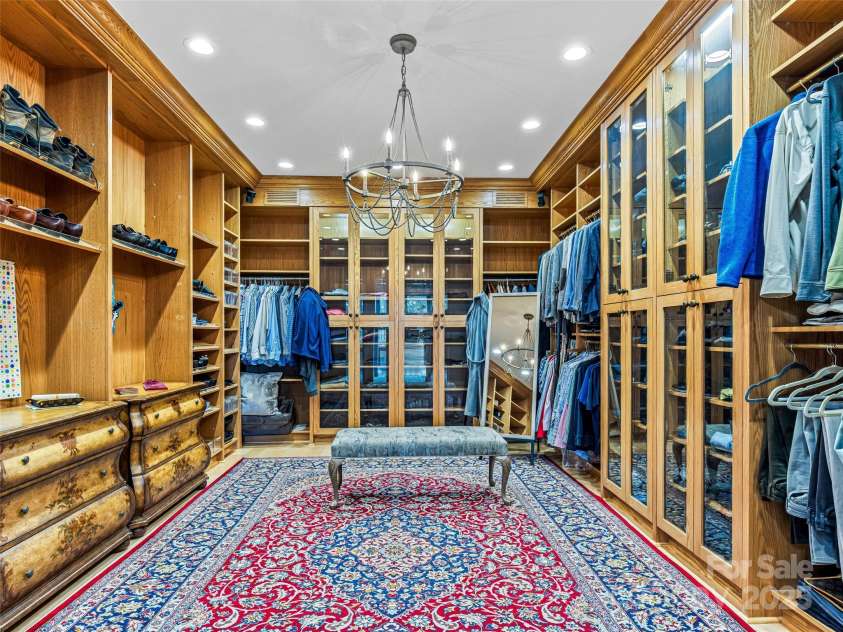 10 Beaverbrook Court, Asheville, NC 28804.  MLS# CAR4246277, YatesRealty ID 1236. Dream Dressing Room